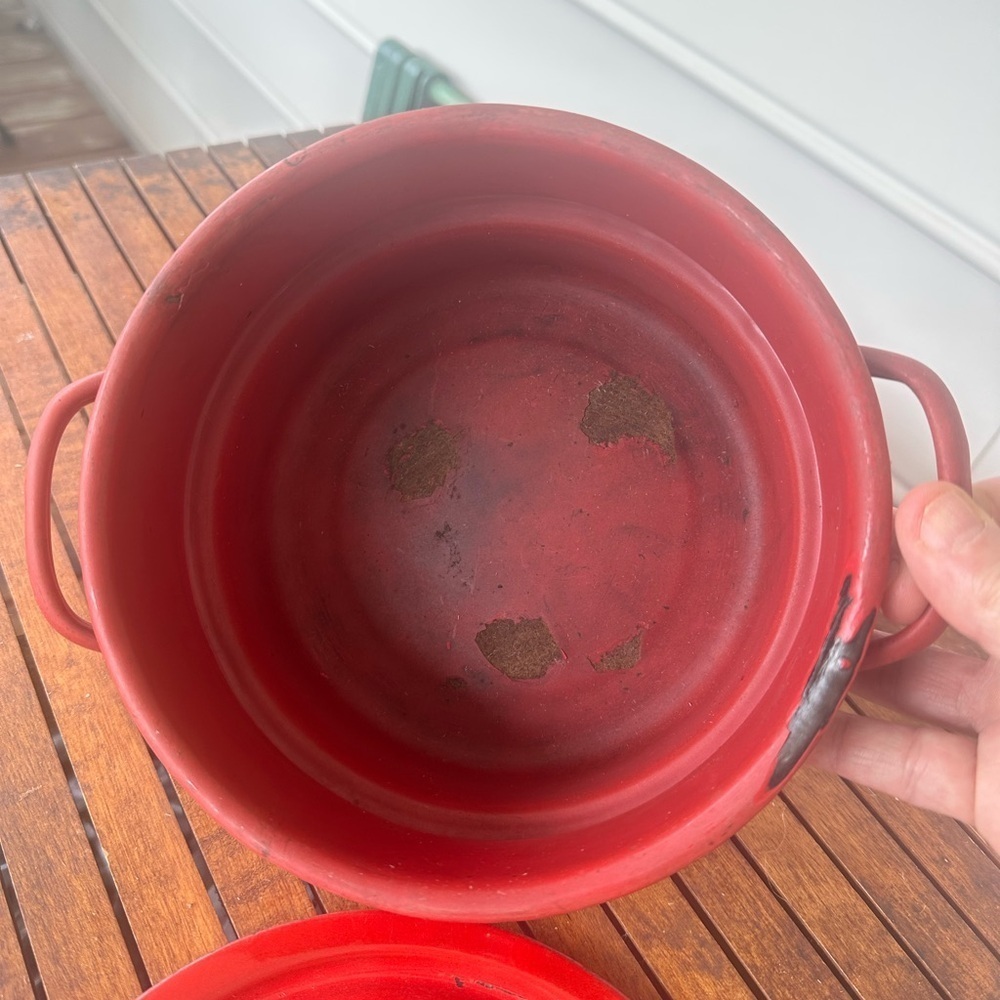 Red enamel pot with lid - Picture 5 of 9